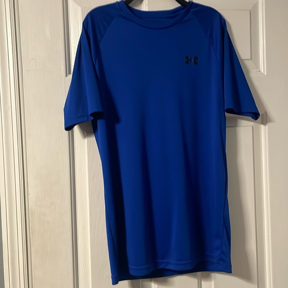 Men’s under armor, loose heat gear, short sleeve T-shirt, like new small - Picture 1 of 5